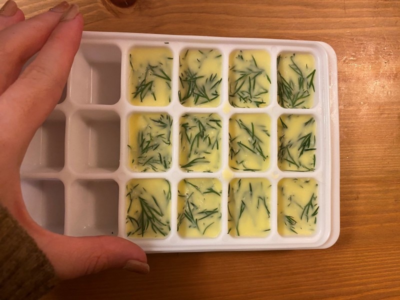 ぜひ試してみたい！フレッシュハーブの「オリーブオイル冷凍保存法」。