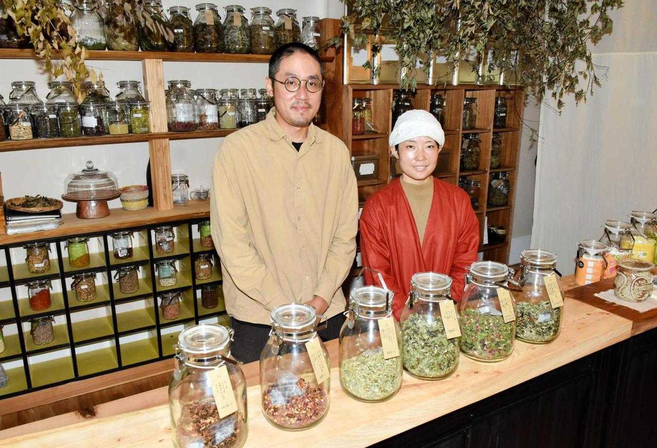 草花や葉、木を煎じた薬膳茶を楽しめる店「サササ」＠兵庫