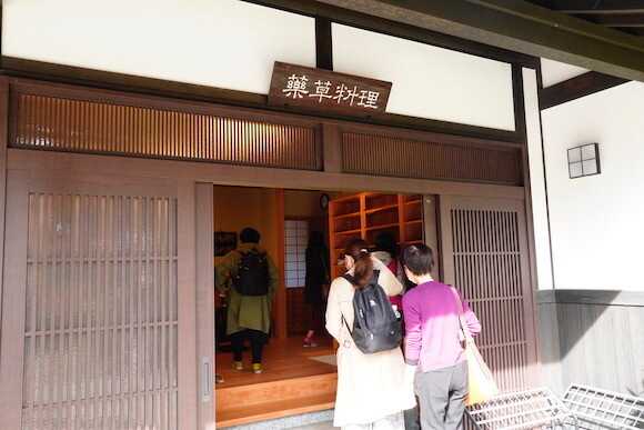 「薬のまち」奈良県宇陀市の薬草と深い関係のある場所を巡るツアーが魅力的！